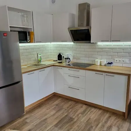 アパート Uroczy Blisko Jeziora ボルネ・スリノボ